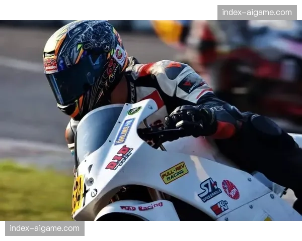 速报：法国车手在男子DH决赛中刷新赛道纪录夺冠，领先优势达2.3秒